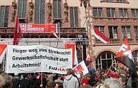 Protestaktionen am 1. Mai: Finger Weg vom Streikrecht  Gewerkschaftsfreiheit statt Arbeitsfront!