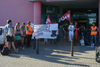 Gewerkschaftlicher Protest gegen hallesches Bowlingcenter